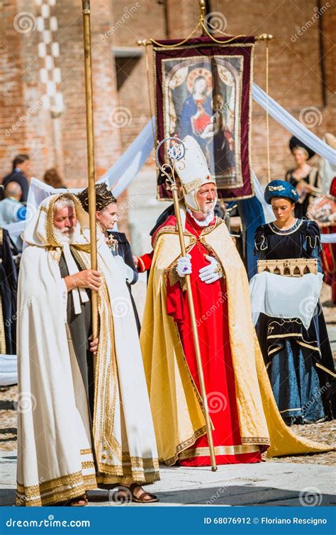 illustrazione del vescovo vestito di bianco e i martiri