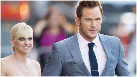 Chris Pratt durante un evento pubblico, sorridente