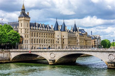 Edificio della Conciergerie a Parigi, trasformato in carcere durante la Rivoluzione