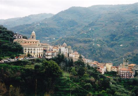 Panorama di Sant'Angelo di Brolo con la vallata circostante