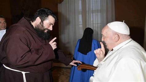 Papa Francesco con fra Emiliano Antenucci e l'icona della Vergine del Silenzio