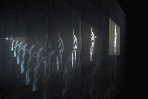 Bill Viola: artista di video arte che si confronta con il sacro