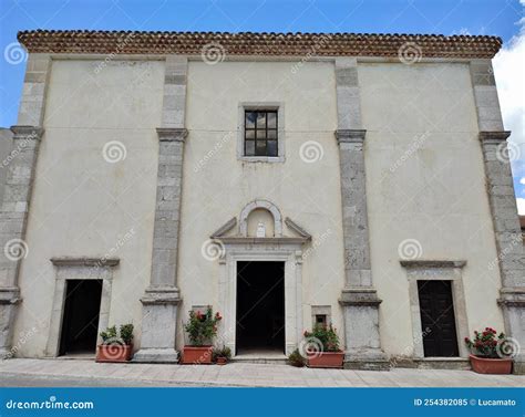 Foto della facciata della Chiesa di Santa Maria di Loreto a Mola di Bari
