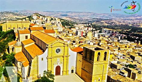 Foto della Cattedrale di Agrigento o di un raduno diocesano