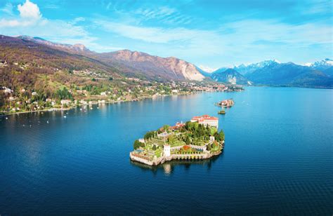 Foto panoramica di Villa Basile e Villa Marina con il Lago Maggiore sullo sfondo