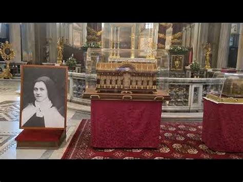 Processione con le reliquie di Santa Teresa di Lisieux a Gallipoli