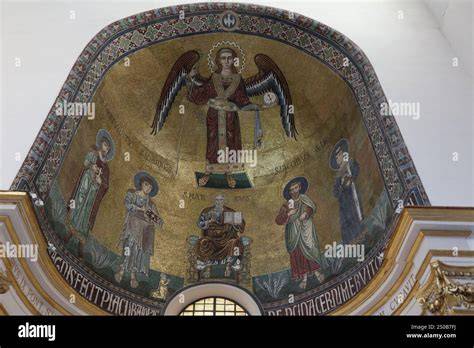 Mosaico di San Michele Arcangelo nel Duomo di Macerata (o sua rappresentazione)