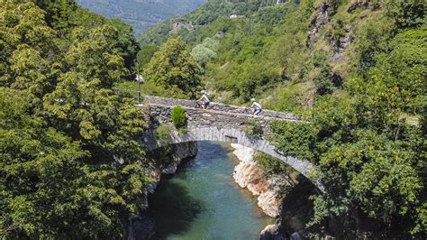 Foto panoramica del paesaggio di Canneto con il fiume Oglio
