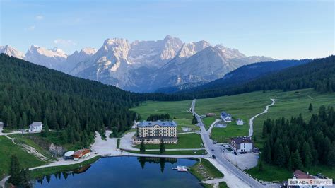 Foto panoramica dell'Istituto Pio XII di Misurina affacciato sul lago