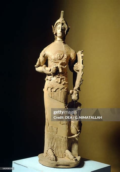Statua in terracotta di Minerva Tritonia dal Santuario di Lavinium