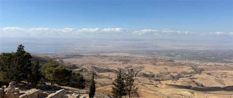 Panorama dalla cima del Monte Nebo che si estende sulla Terra Santa.