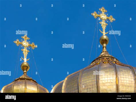 Dettaglio delle cupole e delle croci dorate della Cattedrale Nazionale