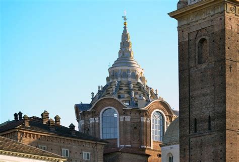 fotografia ravvicinata della Sindone di Torino