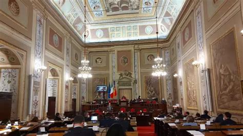 Discussione in aula parlamentare