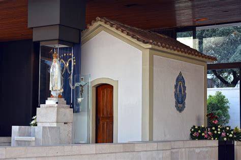 La Cappella delle Apparizioni con la statua della Madonna del Rosario