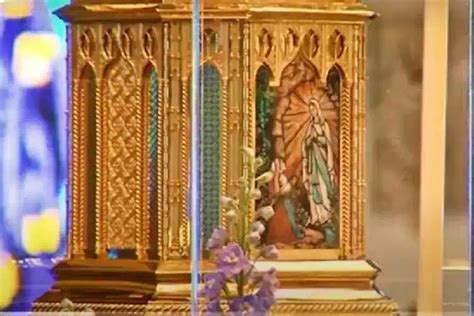 Foto di Santa Bernadette Soubirous o delle sue reliquie in un'urna