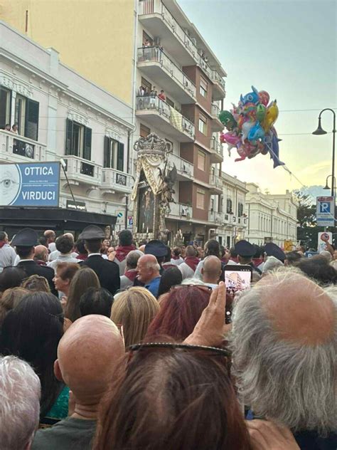 Foto della processione della Vara a Reggio Calabria