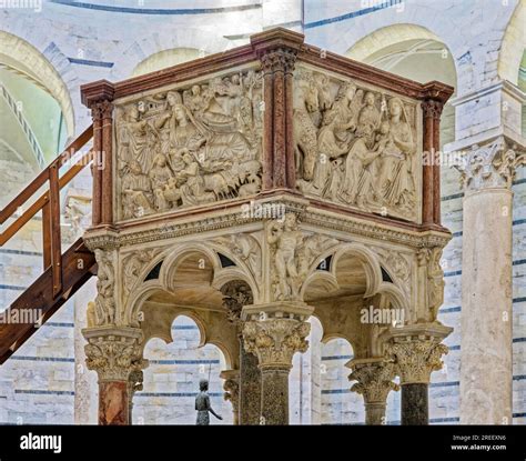 Nicola Pisano, pulpito e particolare