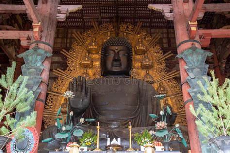 Immagine del Grande Buddha (Daibutsu) del Tōdai-ji a Nara