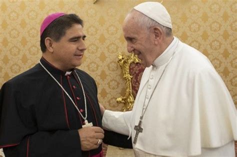 Foto ufficiale di Monsignor Francisco Escalante Molina, Nunzio Apostolico in Giappone