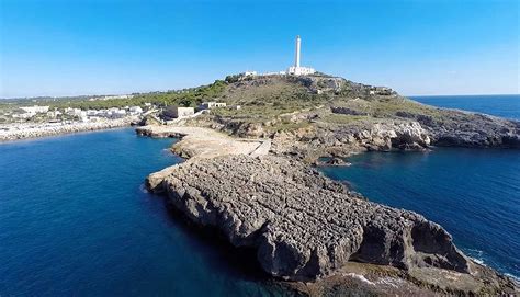 Vista del Santuario di Santa Maria di Leuca con il faro