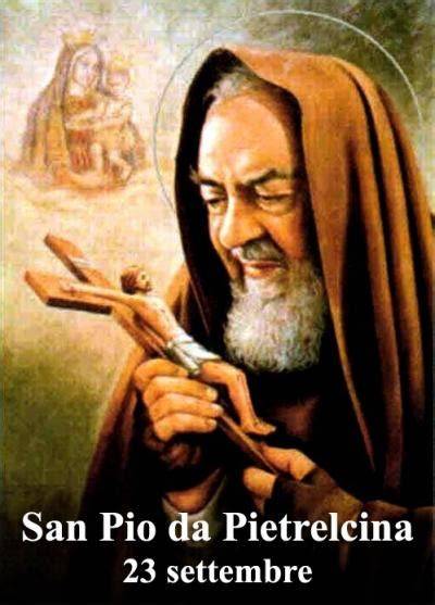 Statua di San Pio da Pietrelcina, che ne rappresenta la popolarità e il culto
