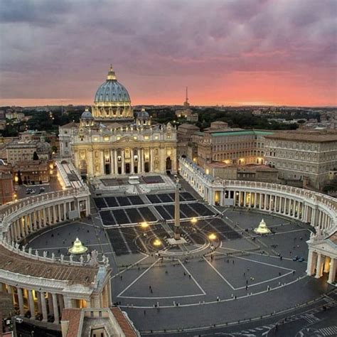 Veduta aerea di Piazza San Pietro e della Basilica di San Pietro