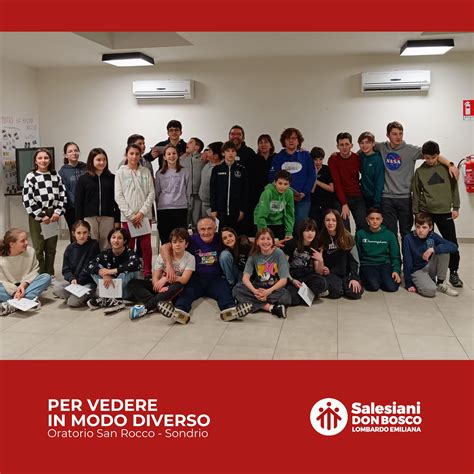 Fotografia di un gruppo di Salesiani in una comunità parrocchiale