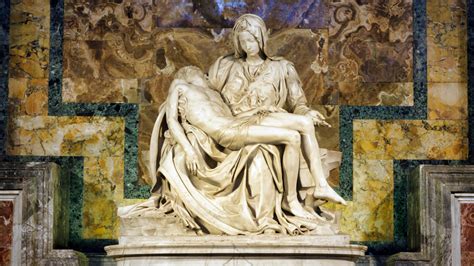 Scultura della Pietà di Michelangelo in Vaticano