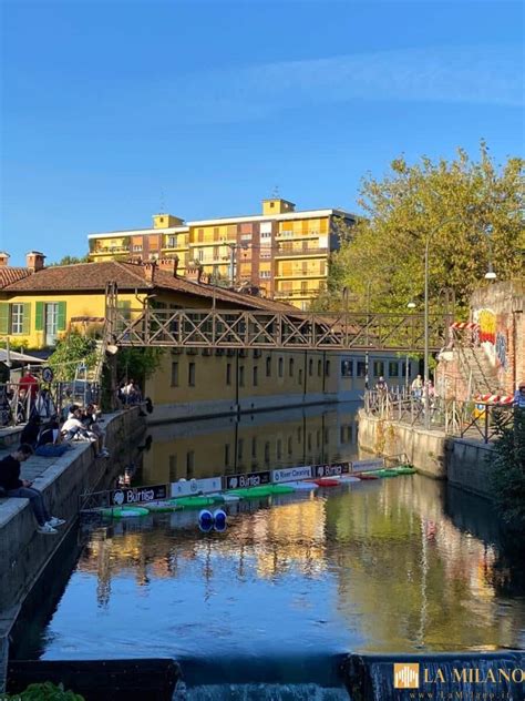 Foto storica del Naviglio Martesana con un barcone
