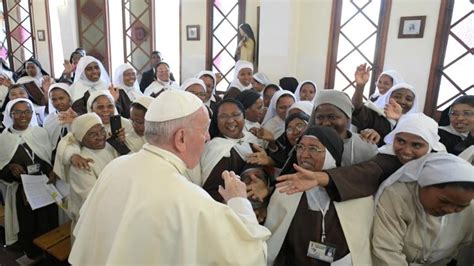 Papa Francesco parla alle suore di clausura in Madagascar