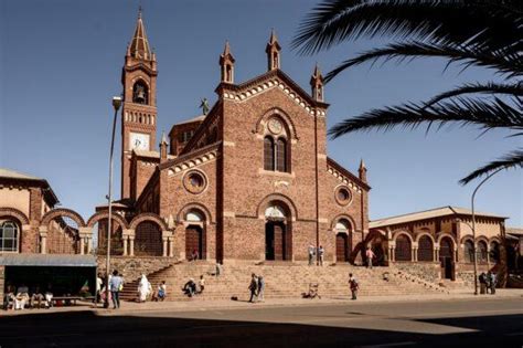 Cattedrale Cattolica di Asmara, esempio di architettura romanico-lombarda in Eritrea