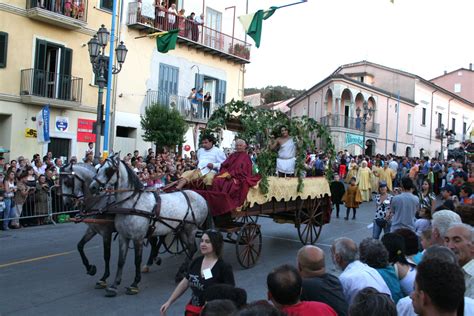 I Battenti di San Pellegrino in processione ad Altavilla Irpina