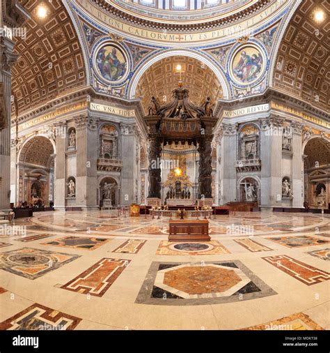 Interno della Basilica di San Pietro o dei Musei Vaticani
