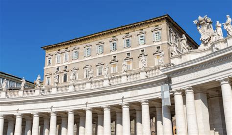 Dettaglio del campanile Vanvitelliano e del Palazzo Apostolico