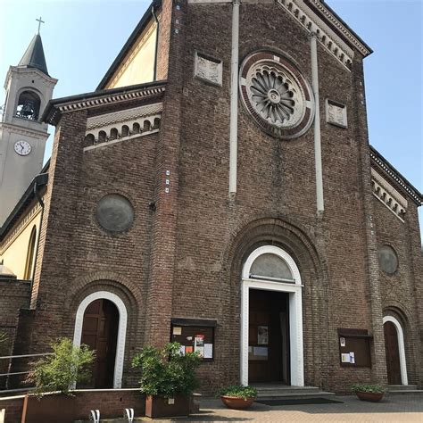 Foto panoramica interna della Chiesa di San Maurizio al Lambro dopo gli ampliamenti