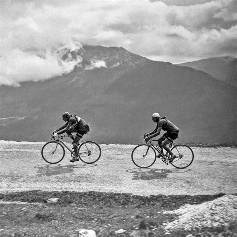 Fotografia d'epoca di Fausto Coppi e Gino Bartali