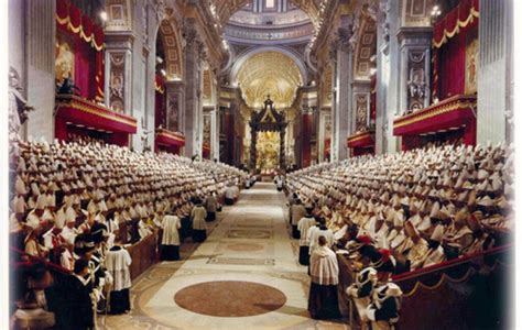 Ritratto di San Paolo VI e una sessione del Concilio Vaticano II