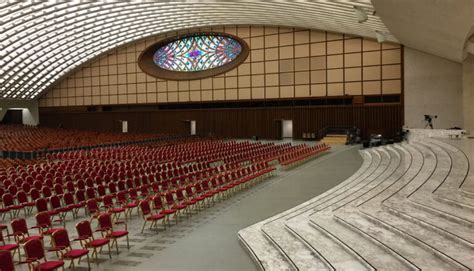 Vista interna dell'Aula Paolo VI (Aula Nervi) durante un'udienza papale