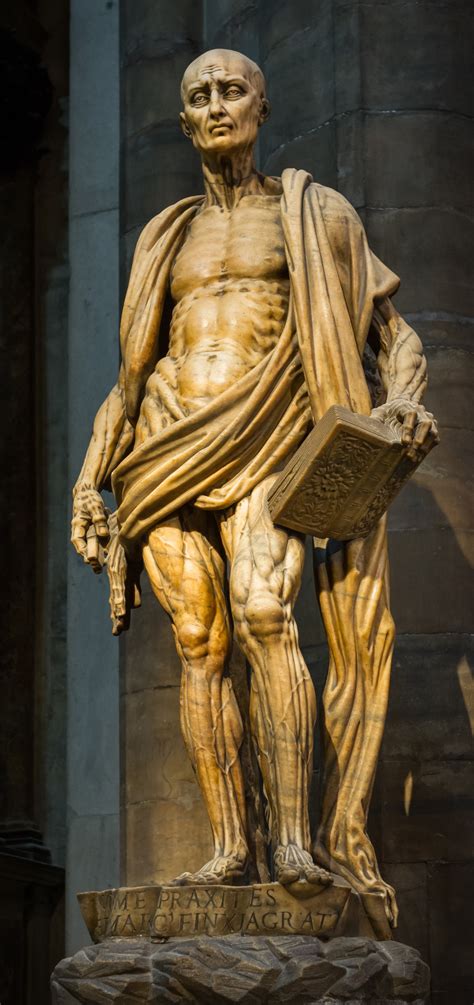 Statua di San Bartolomeo con la propria pelle nel Duomo di Milano