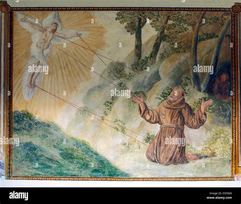 Corridoio delle Stimmate con affreschi che illustrano la vita di San Francesco