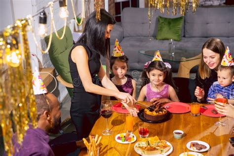 famiglia che festeggia una Cresima