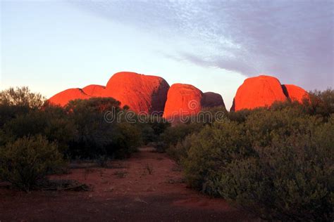 Vista panoramica di Uluru al tramonto
