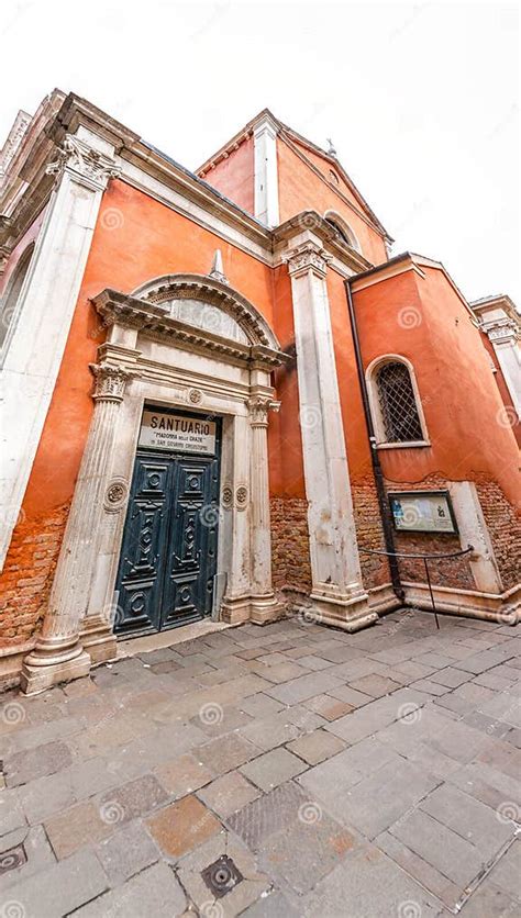 vista esterna del Santuario di Scaldaferro