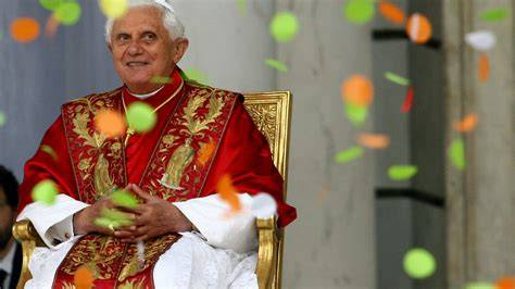 Foto di Papa Benedetto XVI durante la visita al Santuario di Savona