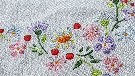 Esempio di ricamo floreale su tela di lino, stile rinascimentale