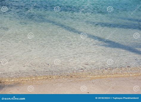 Spiaggia di Agii Apostoli con acque limpide e sabbia