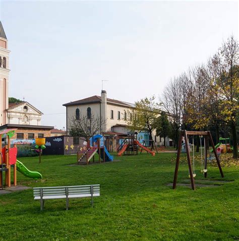 Foto esterna della Scuola dell'Infanzia FISM con Sezione Primavera Santa Teresa