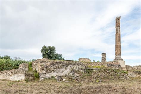 Ricostruzione archeologica di Liternum o reperti ritrovati dagli scavi