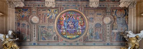 Facciata della Basilica delle Nazioni con mosaico raffigurante Cristo Mediatore